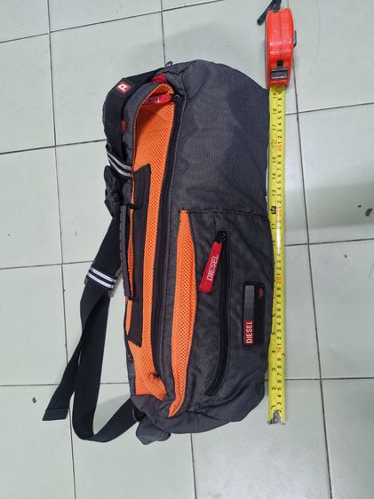 กระเป๋าสะพายข้างจากแบรนด์ Diesel Sling Bag รูปที่ 3
