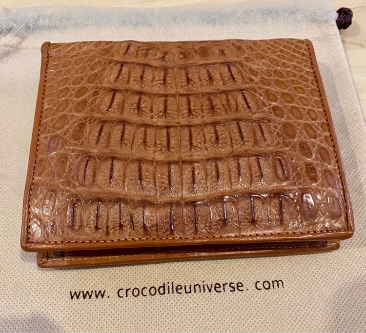 กระเป๋าสตางค์ มีช่องใส่บัตรเยอะมาก สวยส่งฟรี