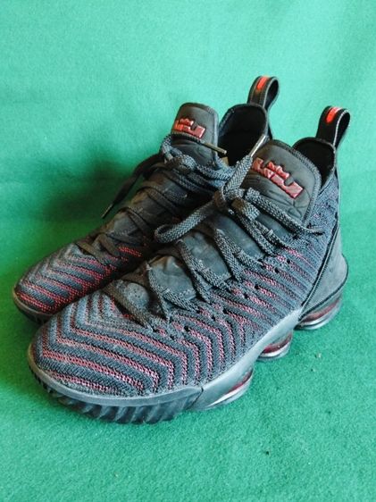 หลากสี อื่นๆ รองเท้าผ้าใบ UK 7.5 | EU 41 1/3 | US 8 ขายรองเท้าหุ้มข้อ Nike รุ่น leBron 16 fresh bred black red man แท้ ผลิตในจีน size 7 เบอร์ 41 สีดำปนแดงสภาพเกือบใหม่