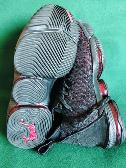 ขายรองเท้าหุ้มข้อ Nike รุ่น leBron 16 fresh bred black red man แท้ ผลิตในจีน size 7 เบอร์ 41 สีดำปนแดงสภาพเกือบใหม่ รูปที่ 10