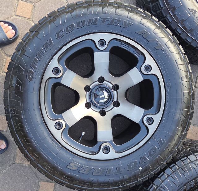 ล้อแม็ก FUEL-BEAST 18×9 ออฟเซ็ต1 HUB: 108mm PCD: 6×139.7 พร้อมยาง TOYO at3 265 65 r18 ปี1424 รูปที่ 4