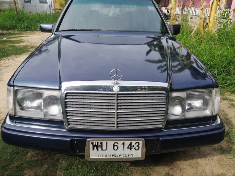 รถ Mercedes-Benz E-Class E230 สี น้ำเงิน