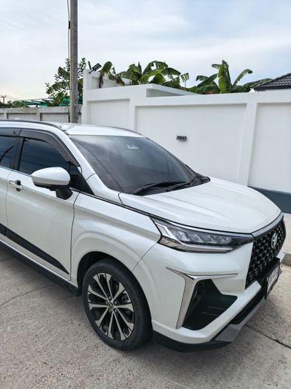 รถ Toyota Veloz 1.5 Premium สี ขาว