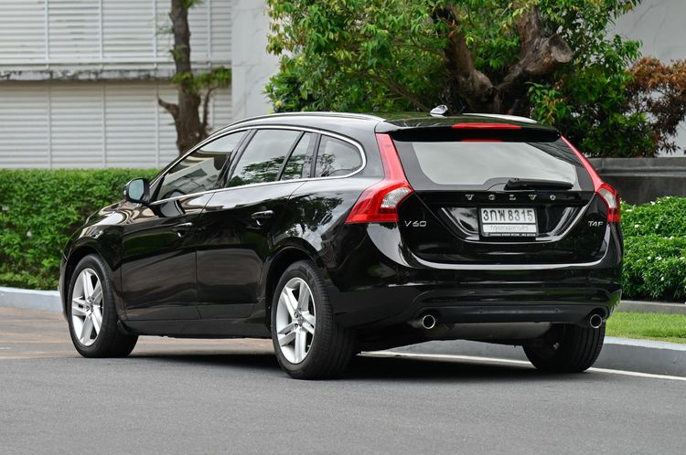 Volvo V60 2014 1.6 Drive Sedan เบนซิน ไม่ติดแก๊ส เกียร์อัตโนมัติ ดำ รูปที่ 3