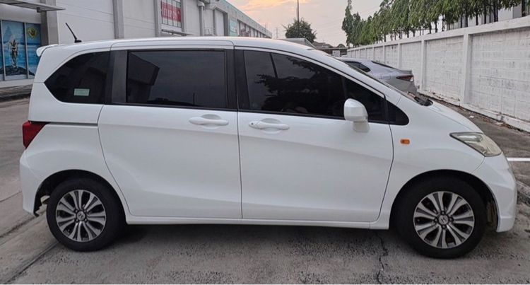 Honda Freed 2012 1.5 EL Van เบนซิน ไม่ติดแก๊ส เกียร์อัตโนมัติ ขาว รูปที่ 3