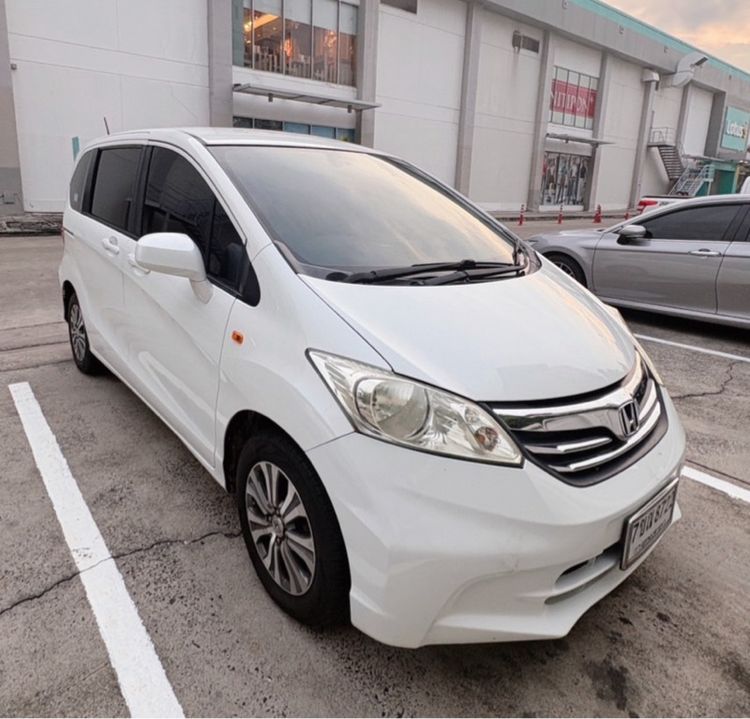 Honda Freed 2012 1.5 EL Van เบนซิน ไม่ติดแก๊ส เกียร์อัตโนมัติ ขาว รูปที่ 2