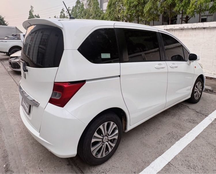 Honda Freed 2012 1.5 EL Van เบนซิน ไม่ติดแก๊ส เกียร์อัตโนมัติ ขาว รูปที่ 4