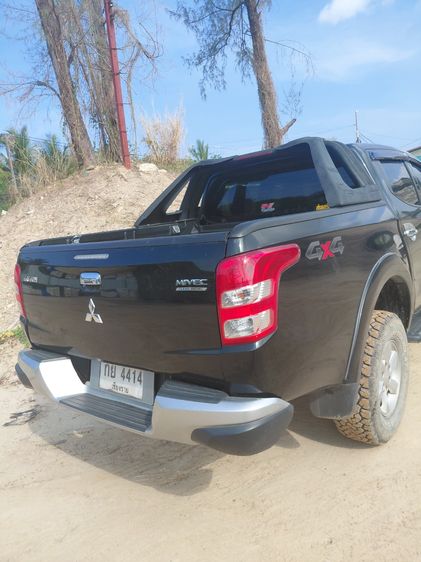รถ Mitsubishi Triton 2.4 GLS 4WD สี ดำ