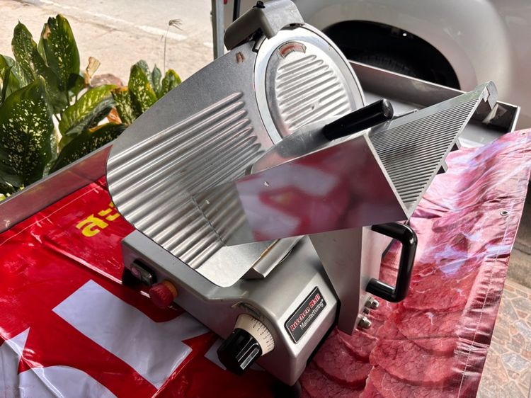เครื่องสไลด์หมูกึ่งอัตโนมัติ