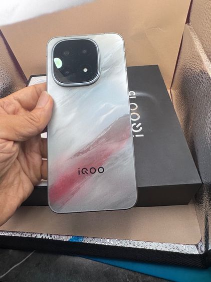 ขาย IQOO 15 ram16 512 g ครบกล่องสวยไม่มีรอยเครื่องศูนย์ไทย หมดประกัน 8-12-70 นัดรับ กทม ราคา 23500 บาท ครบกล่อง อุปกรณ์แท้ Tel 094-4561554