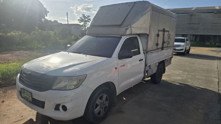 รถ Toyota Hilux Vigo 2.7 สี ขาว