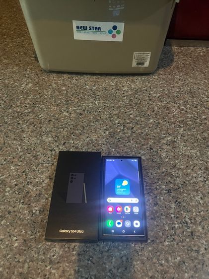 Galaxy S24 Ultra 256 GB ขายSamsungS24UltraสีหายากTitanuim BlackและViloet 256กิ๊กมีกล่องจอสวยกริปไม่มีจุดไม่มีเส้นหายากสภาพนี้ใช้งานดีสวยๆถูกๆ