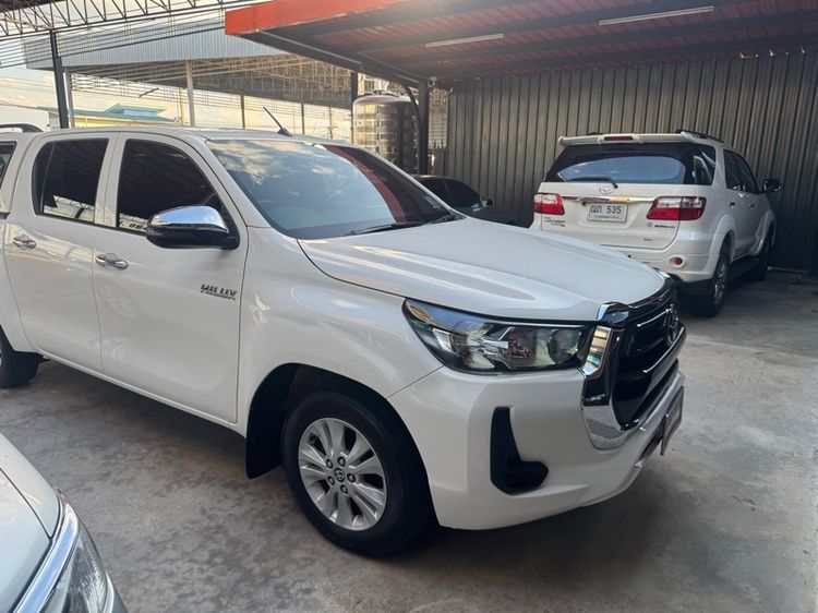 รถ Toyota Hilux Revo 2.4 Z Edition Mid สี ขาว
