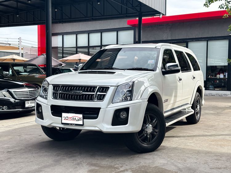 รถ Isuzu MU-7 3.0 Choiz สี ขาว