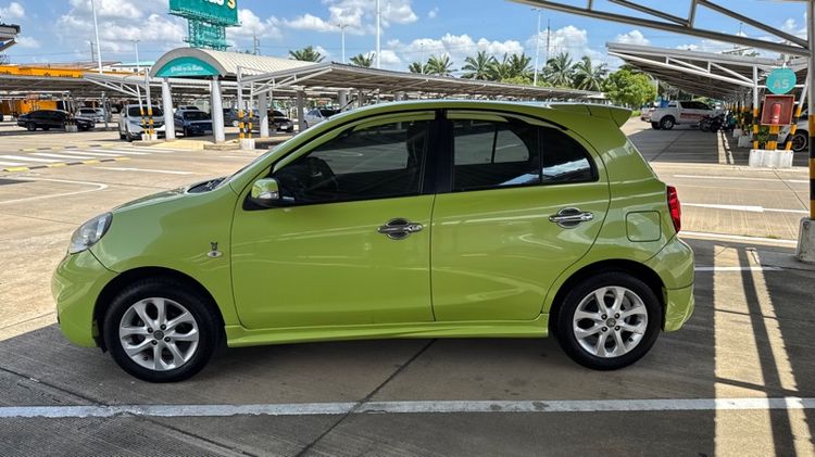 รถ Nissan March 1.2 VL สี เขียว