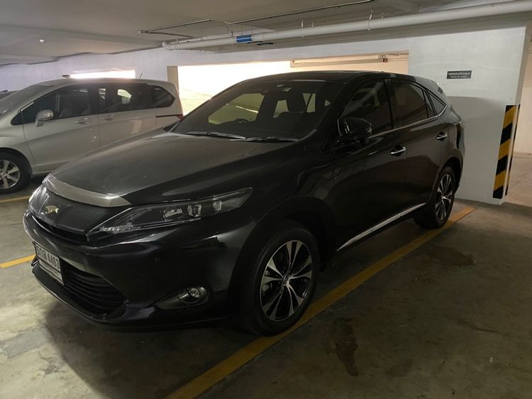 รถ Toyota Harrier 2.5 Hybrid E-Four 4WD สี ดำ