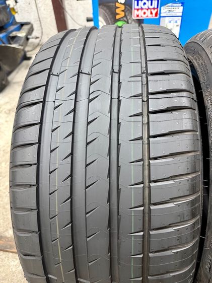 ยางถอดป้ายแดงขอบ 18” ยี่ห้อ MICHELIN รุ่น PILOT SPORT 4 ขนาด 235-40R18 ปี 25 สีเส้นตุ่มหน้ายางยังอยู่ครบ รูปที่ 4