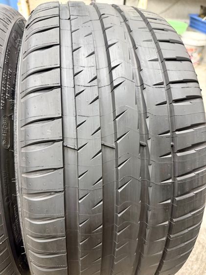 ยางถอดป้ายแดงขอบ 18” ยี่ห้อ MICHELIN รุ่น PILOT SPORT 4 ขนาด 235-40R18 ปี 25 สีเส้นตุ่มหน้ายางยังอยู่ครบ รูปที่ 7