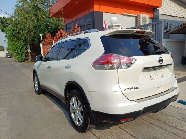 รถ Nissan X-Trail 2.0 V 4WD สี ขาว