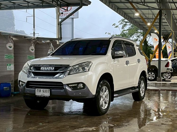 รถ Isuzu MU-X 2.5 สี ขาว