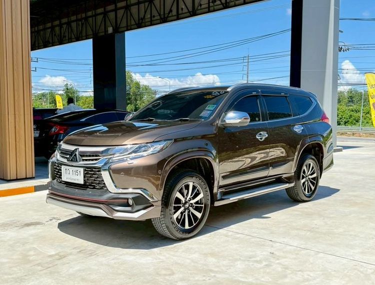 รถ Mitsubishi Pajero Sport 2.4 GT สี น้ำตาล