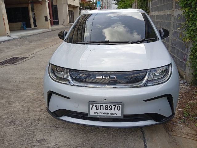 รถ BYD Dolphin Standard Range สี ขาว