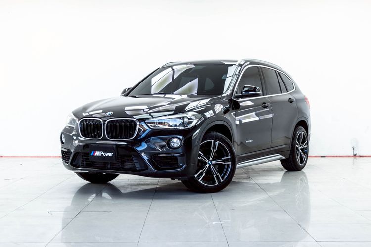 รถ BMW X1 2.0 sDrive18d xLine สี ดำ