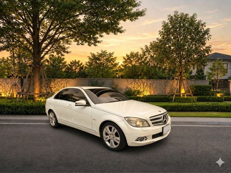 รถ Mercedes-Benz C-Class C200 สี ขาว