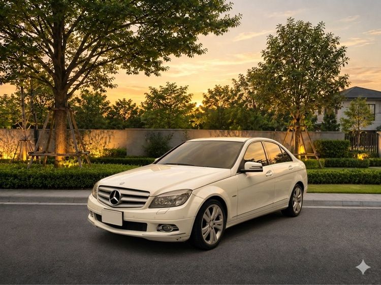 Mercedes-Benz C-Class 2010 C200 Sedan เบนซิน ไม่ติดแก๊ส เกียร์อัตโนมัติ ขาว รูปที่ 2