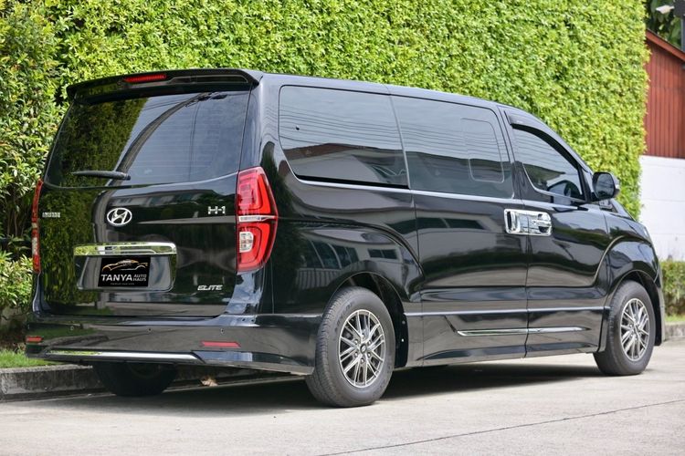 Hyundai H-1  2020 2.5 Elite Van ดีเซล ไม่ติดแก๊ส เกียร์อัตโนมัติ ดำ รูปที่ 4