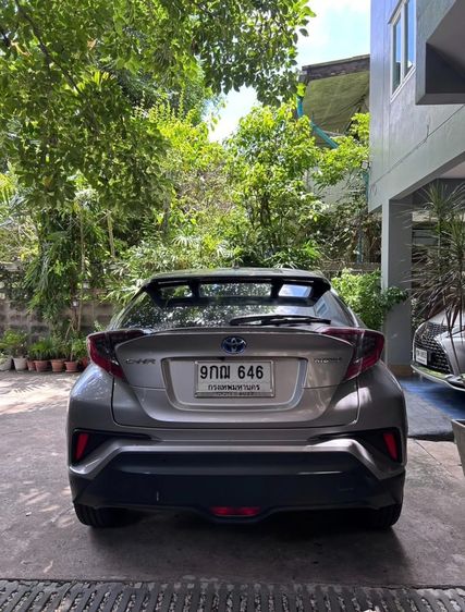 Toyota C-HR 2019 1.8 Hybrid Hi Sedan ไฮบริด เกียร์อัตโนมัติ บรอนซ์เงิน รูปที่ 2