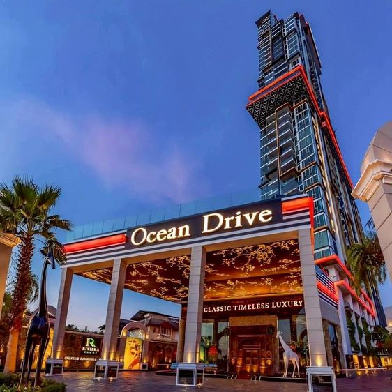Riviera​ Ocean​ Drive