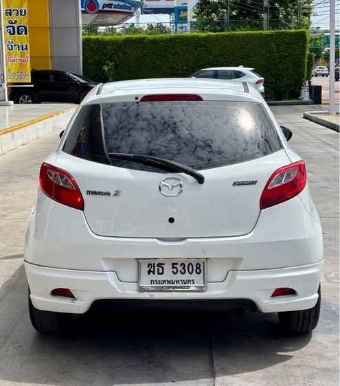 Mazda Mazda 2 2012 1.5 Sports Groove Sedan เบนซิน ไม่ติดแก๊ส เกียร์อัตโนมัติ ขาว รูปที่ 4
