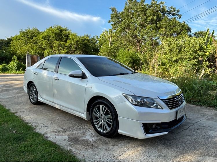 รถ Toyota Camry 2.0 G Extremo สี ขาว