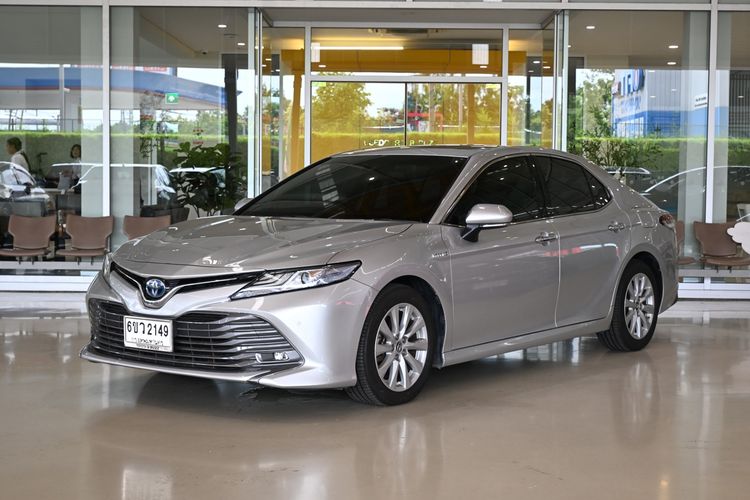 รถ Toyota Camry 2.5 HEV Premium สี เทา