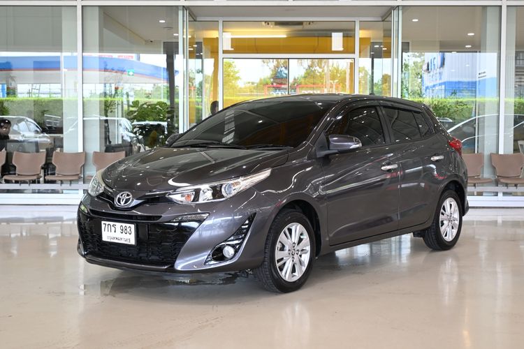 รถ Toyota Yaris 1.2 G สี เทา