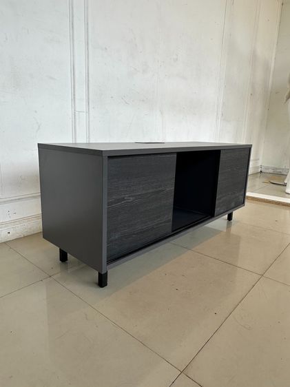 ตู้วางทีวี 2 บานเลื่อน โครงไม้ MDF สีเทา ขาเหล็กสีดำ รูปที่ 3