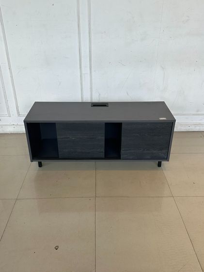 ตู้วางทีวี 2 บานเลื่อน โครงไม้ MDF สีเทา ขาเหล็กสีดำ รูปที่ 2