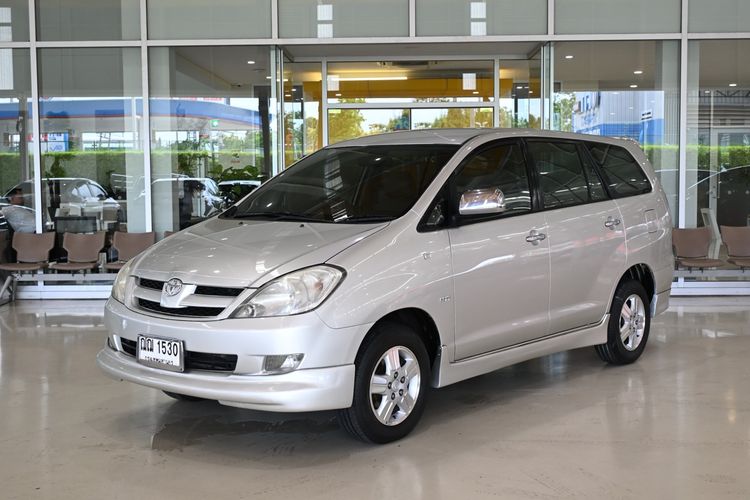รถ Toyota Innova 2.0 G สี เทา