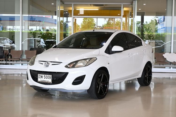 รถ Mazda Mazda 2 1.5 Elegance Groove สี ขาว