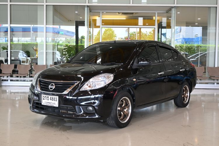 รถ Nissan Almera 1.2 E สี ดำ