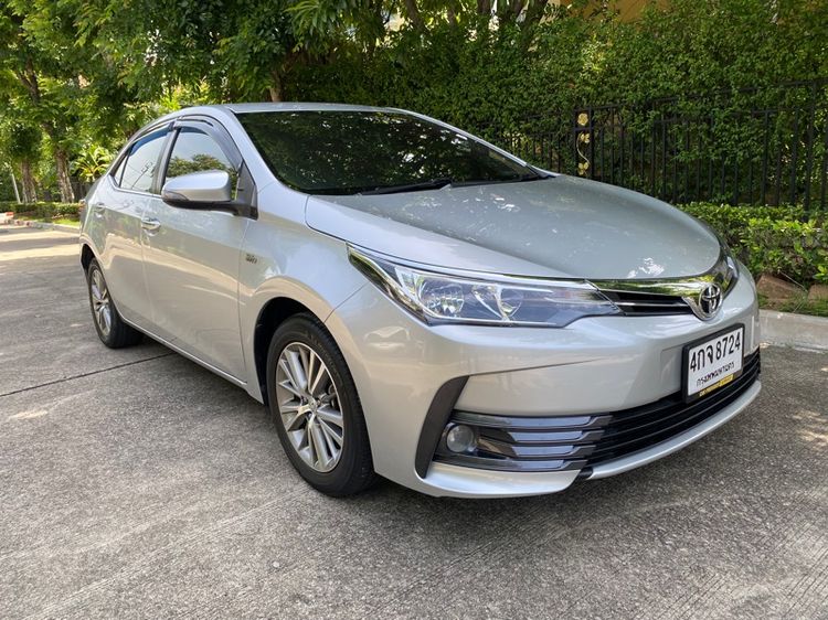 รถ Toyota Altis 1.6 G สี บรอนซ์เงิน