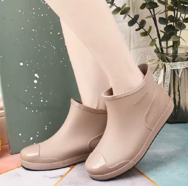 รองเท้าบูทกันฝนผู้หญิง rain boots กันน้ำมัน แฟชั่น กันน้ำ กันลื่น ทำงาน ใส่ได้ทุกโอกาส ขนาด 36-41 รูปที่ 4