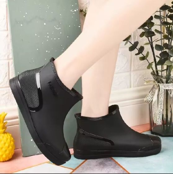 รองเท้าบูทกันฝนผู้หญิง rain boots กันน้ำมัน แฟชั่น กันน้ำ กันลื่น ทำงาน ใส่ได้ทุกโอกาส ขนาด 36-41 รูปที่ 2