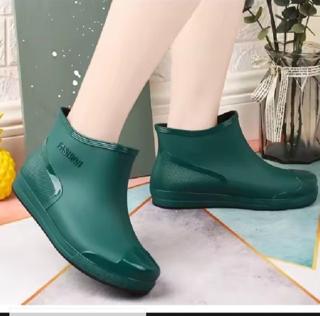 รองเท้าบูทกันฝนผู้หญิง rain boots กันน้ำมัน แฟชั่น กันน้ำ กันลื่น ทำงาน ใส่ได้ทุกโอกาส ขนาด 36-41 รูปที่ 3