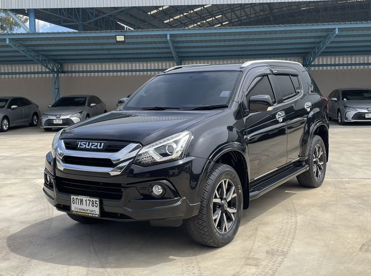 รถ Isuzu MU-X 3.0 The Onyx สี ดำ
