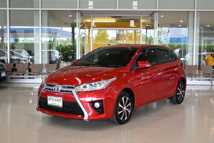 รถ Toyota Yaris 1.2 G สี แดง