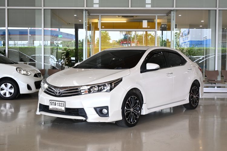 รถ Toyota Altis 1.8 Esport สี ขาว