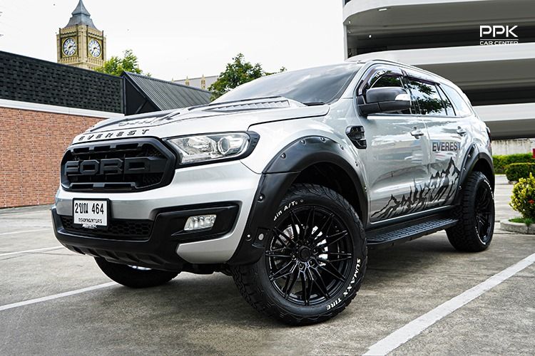 รถ Ford Everest 2.2 Titanium สี เทา