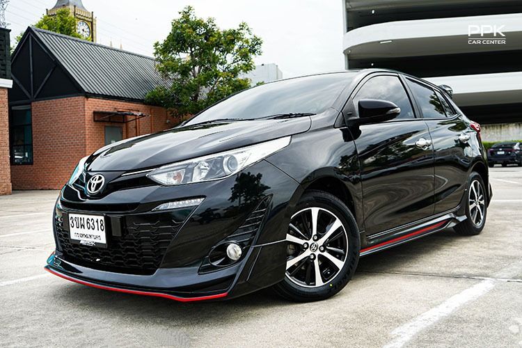 รถ Toyota Yaris 1.2 G สี ดำ
